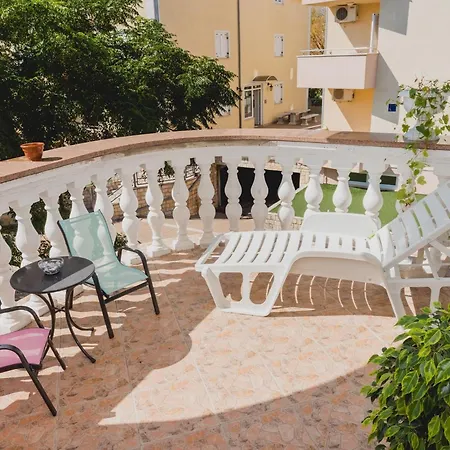 One Bedroom With Balcony * Srima