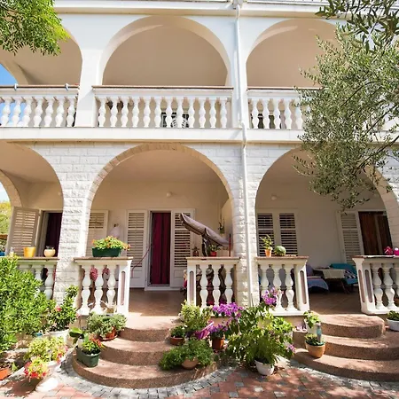 Daire One Bedroom With Balcony Srima